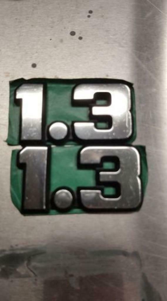 plak embleem 1.3 Ford escort, Taunus, capri,...., Ophalen of Verzenden, Nieuw, Voor, Ford