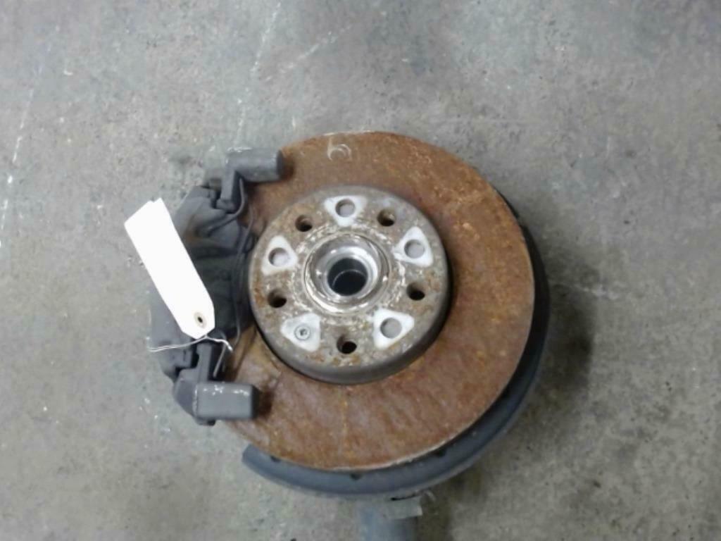 moyeu avant droit  audi A3 8 p, Autos : Pièces & Accessoires, Freins & Transmission, Audi, Utilisé, Enlèvement ou Envoi