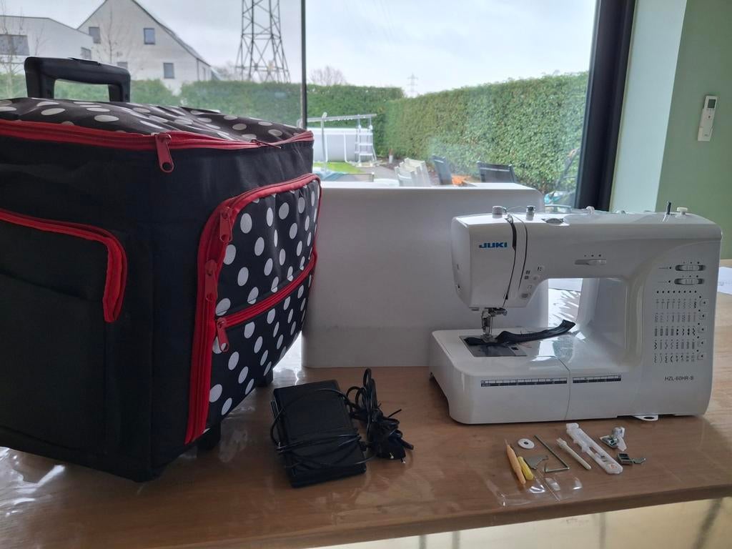 Naaimachine juki HZL 60HR B + trolley, Hobby en Vrije tijd, Naaimachines en Toebehoren, Naaimachine, Ophalen