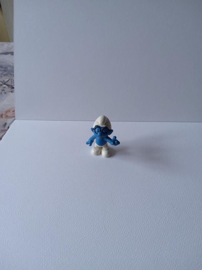 Klassieke Smurf uit de serie Spectacled, Verzamelen, Smurfen, Ophalen of Verzenden, Gebruikt, Brilsmurf, Poppetje, Figuurtje of Knuffel