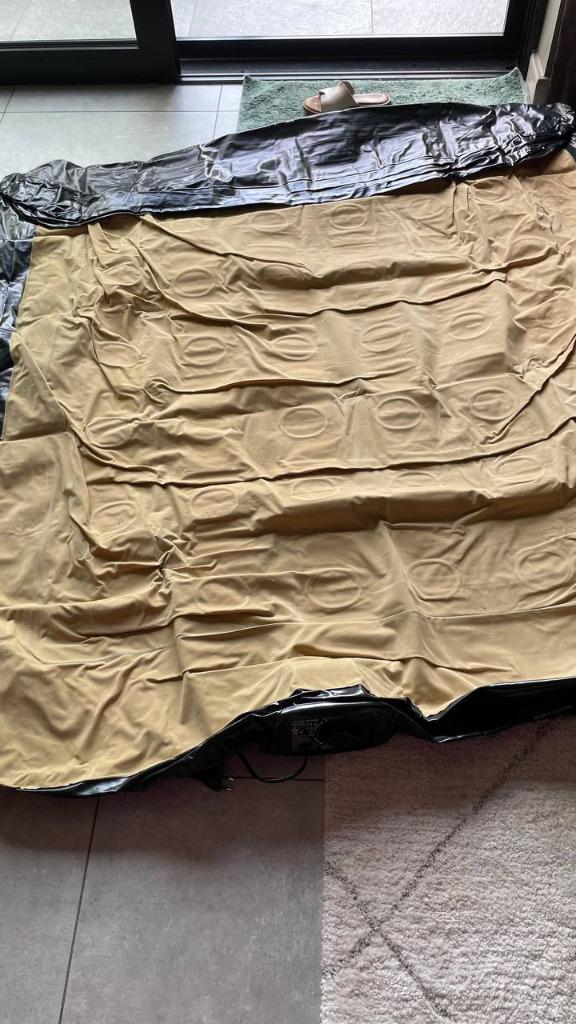 Luchtmatras tweepersoons met ingebouwde pomp, Caravanes & Camping, Matelas pneumatiques, Enlèvement, Pompe intégrée, Utilisé, 2 personnes