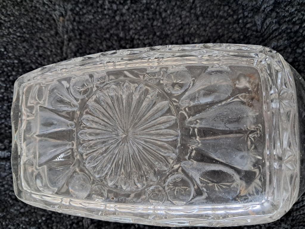 Ancien beurrier en cristal, Enlèvement ou Envoi