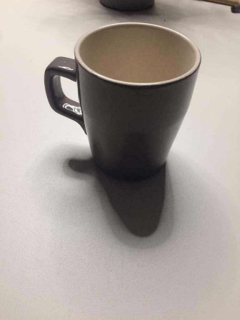 tasse gris, Maison & Meubles, Poterie, Enlèvement, Utilisé, Autres styles