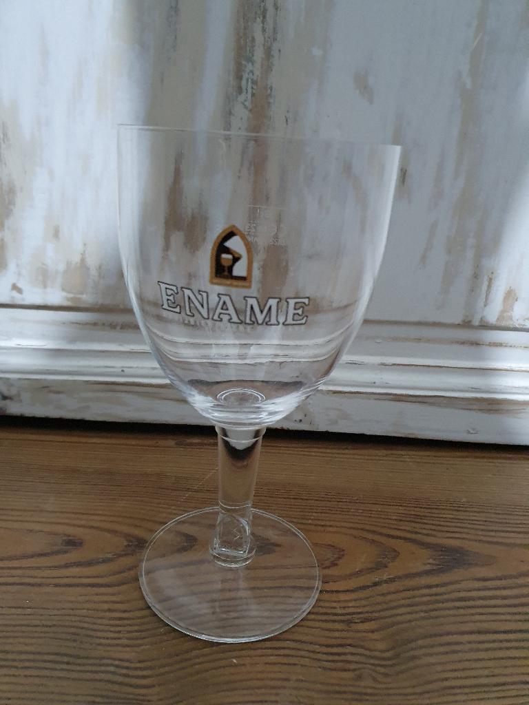 Ontdek de Perfecte Mix van Stijl en nut met dit Ename Glas, Verzamelen, Ophalen, Zo goed als nieuw, Bierglas