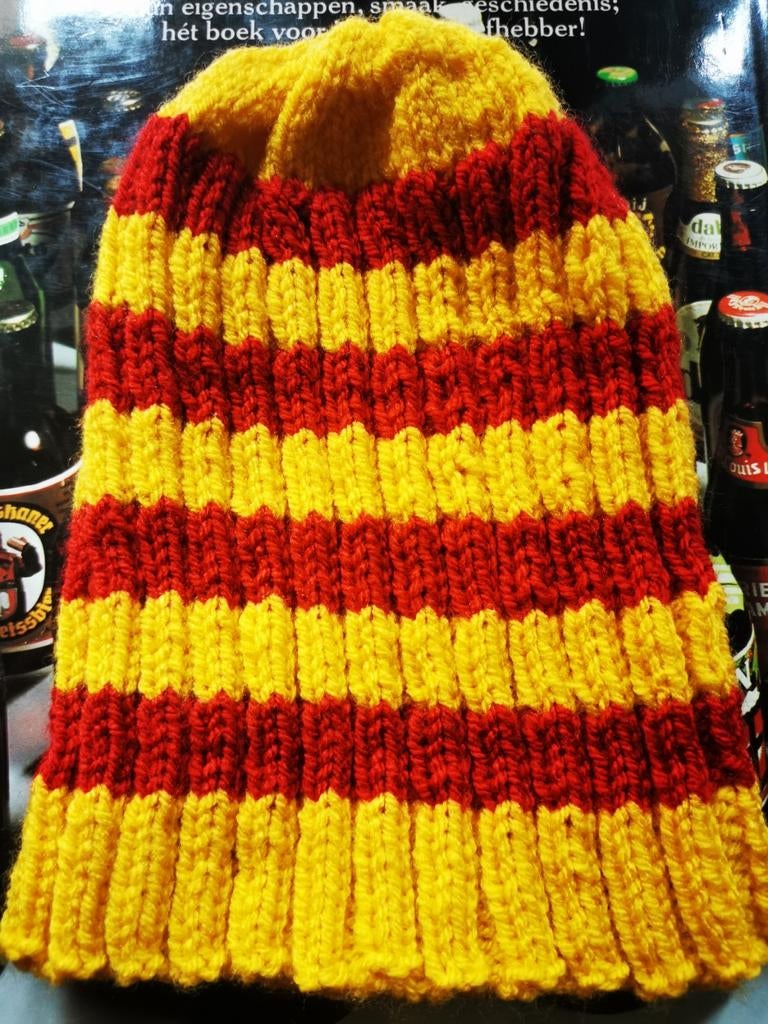 Bonnet tricoté à la main KV Mechelen neuf, Enlèvement ou Envoi, Neuf, Bonnet