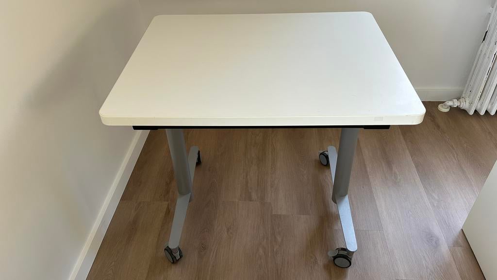 Table sur roulettes, Enlèvement, Utilisé