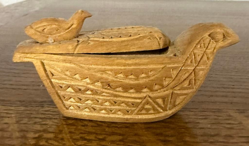 Petite salière en bois sculpté – fait main, Enlèvement ou Envoi