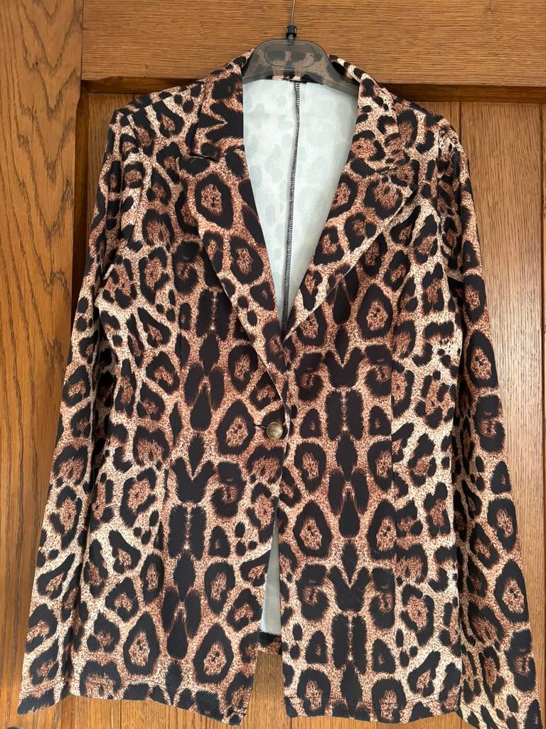 Leopard blazer en rok in nieuwe staat M38, Enlèvement, Neuf, Taille 38/40 (M)