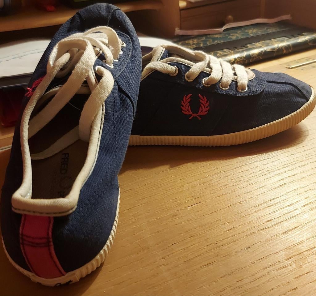 Très belle basket Fred Perry femme 37, Enlèvement ou Envoi, Porté, Espadrilles