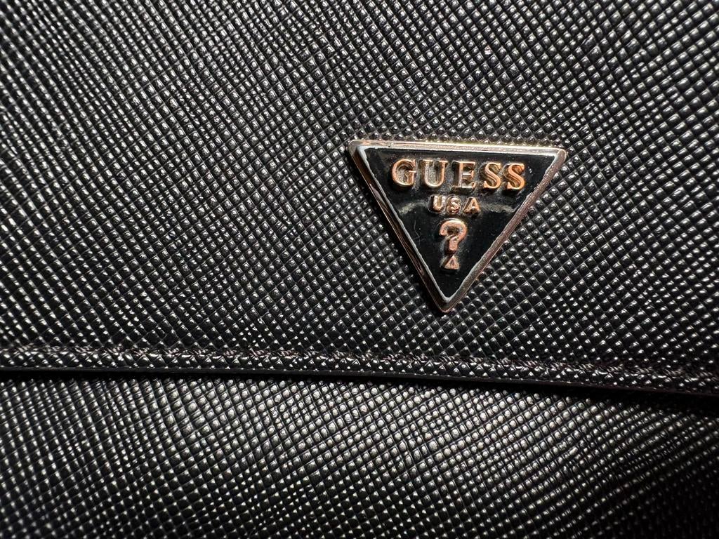 Sac guess + petit portefeuille., Ophalen, Gebruikt, Zwart