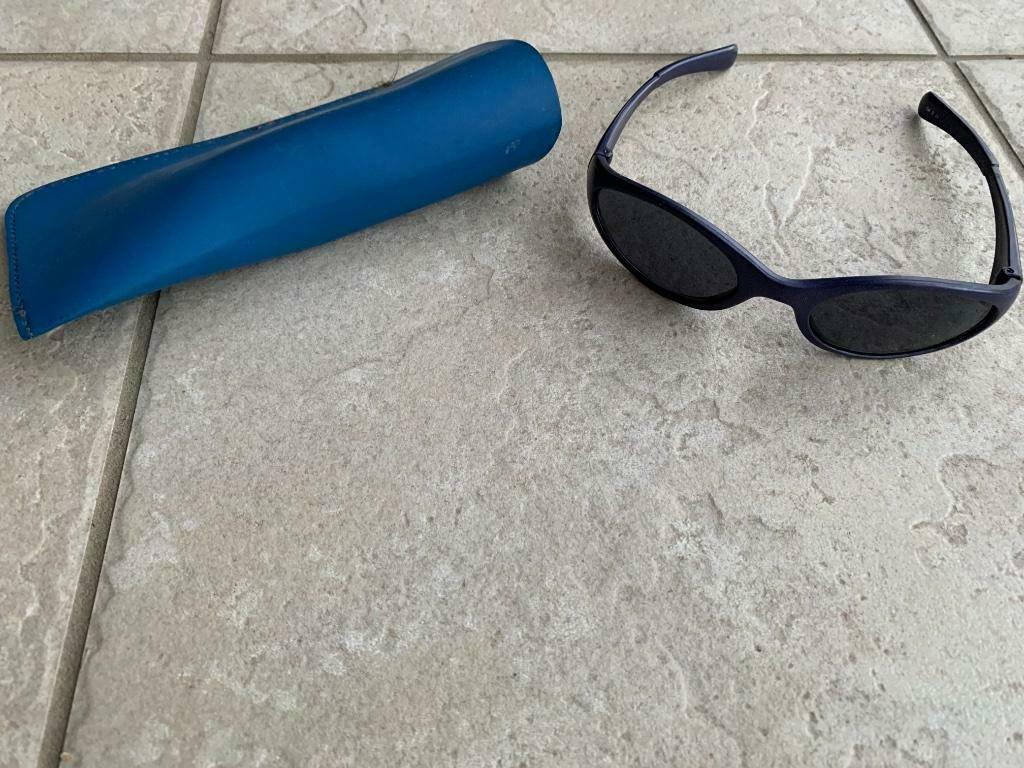 lunettes solaires enfant - bon état, Enfants & Bébés, Vêtements enfant | Autre, Utilisé, Garçon ou Fille, Enlèvement