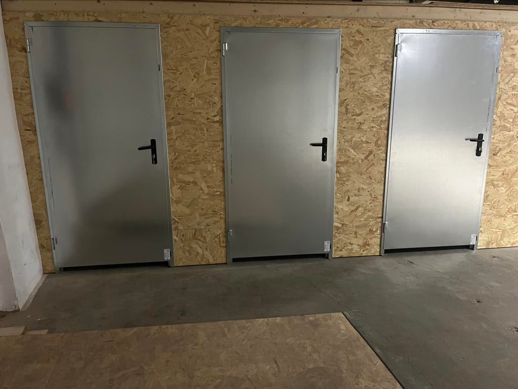 Box de stockage sécurisé à Eugies, Immo, Garages & Places de parking