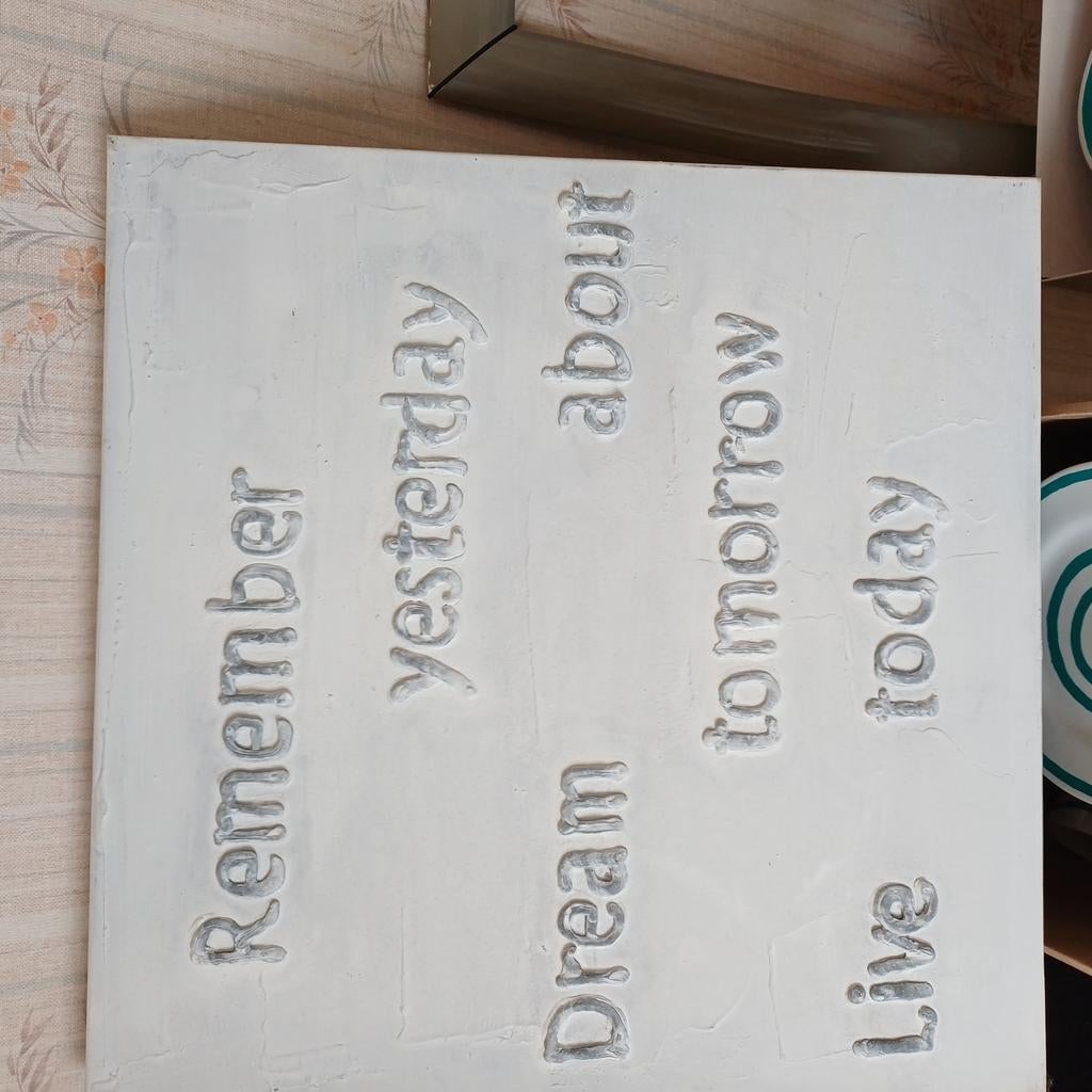 Spreuk op doek, wit en grijs, Ophalen, Zo goed als nieuw