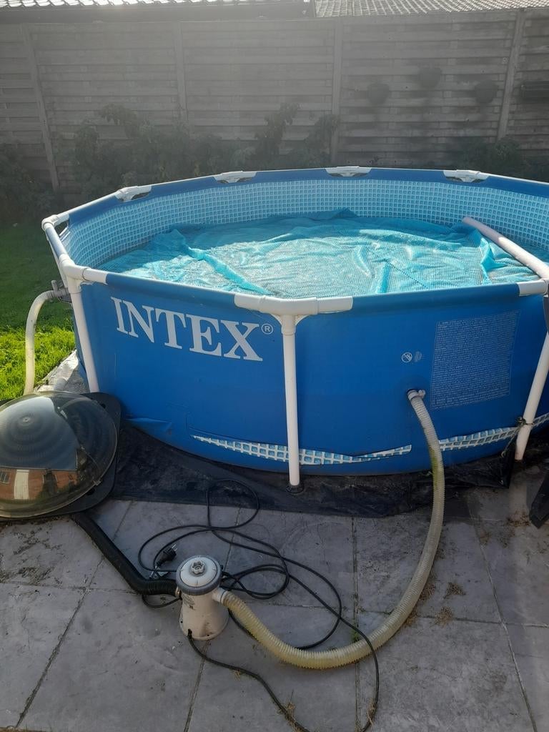 Zwembad met toebehoren en zonnepaneel, Tuin en Terras, Ophalen of Verzenden, Zo goed als nieuw