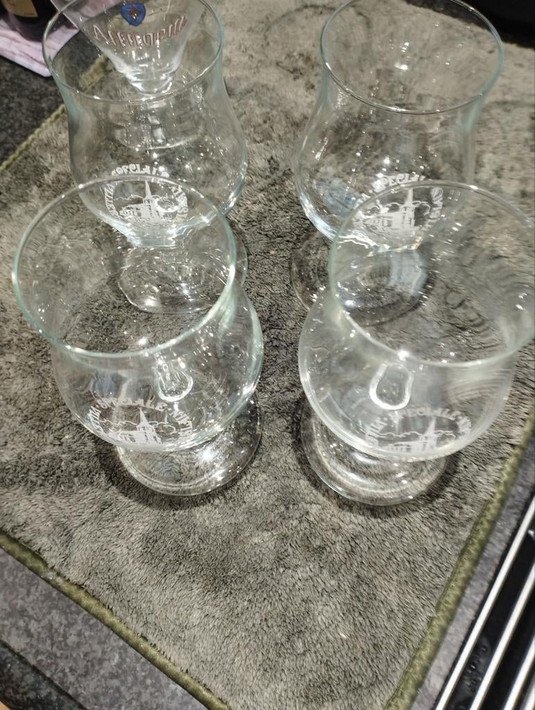 4 verres bière, Collections