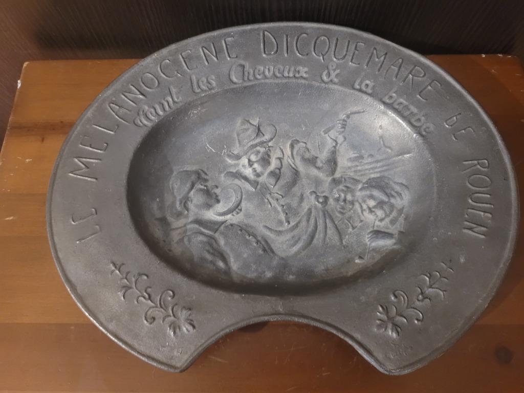 ancien plat à barbe en métal 2180grammes, Enlèvement ou Envoi, Utilisé, Autres types