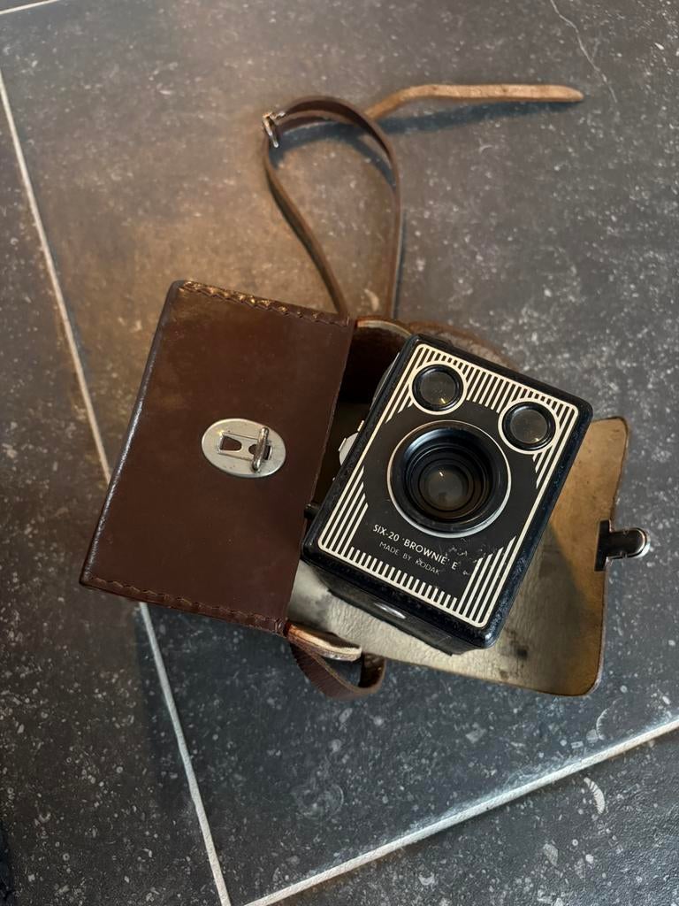 Six-20 brownie E Kodak, Ophalen