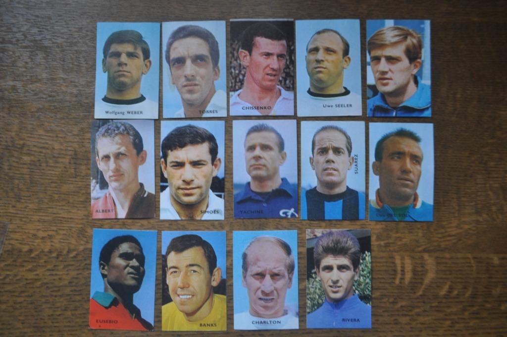 VICTORIA 14 PRENTJES INTERNATIONALE VOETBAL SPELERS, Ophalen of Verzenden, Zo goed als nieuw, Meerdere plaatjes