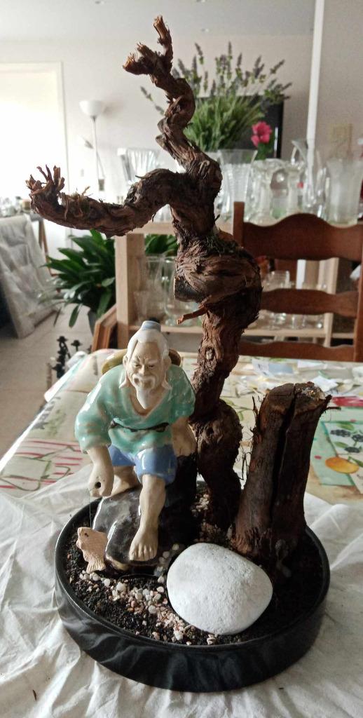 bonsai schaal met beeld visser en boom tak vintage, Bloeiende kamerplant, Ophalen of Verzenden, Bonsai, Minder dan 100 cm
