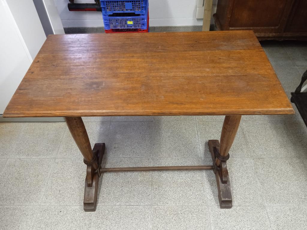 Table de bistrot en chêne de 1920, Enlèvement