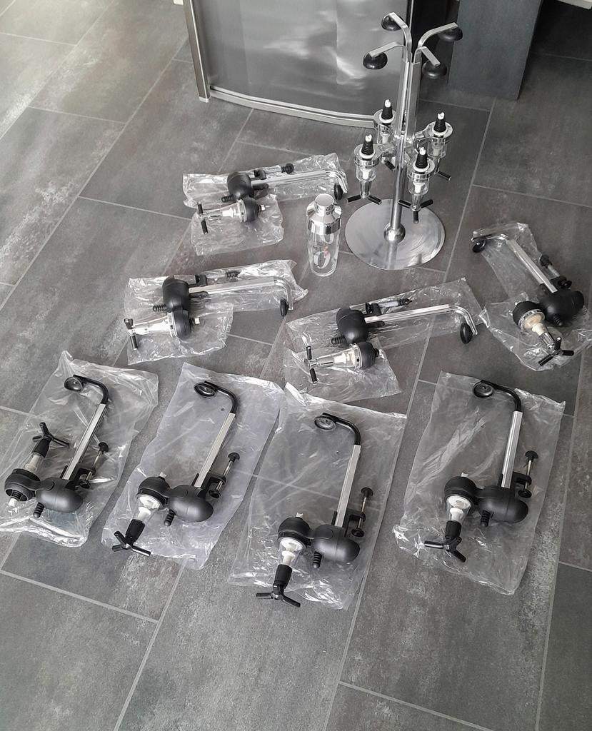Nieuw! Lot 12stuks drank dispenser's +shaker(alles voor 30€), Ophalen