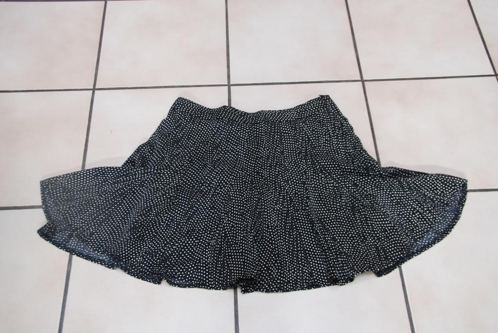 Zwarte minirok met witte stippen T42 Nieuw met tag!, Kleding | Dames, Rokken, Nieuw, Maat 42/44 (L), Zwart, Boven de knie, Ophalen of Verzenden