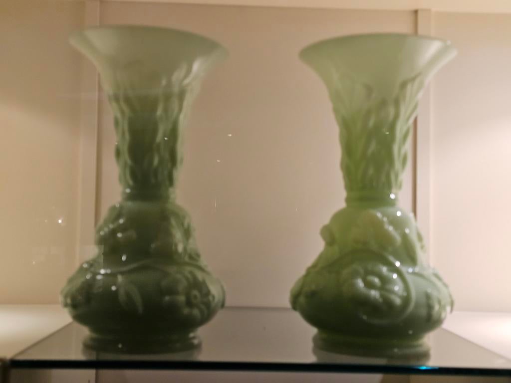 2 grote lichtgroene art nouveau glazen vazen 
Frankrijk 1900, Ophalen of Verzenden