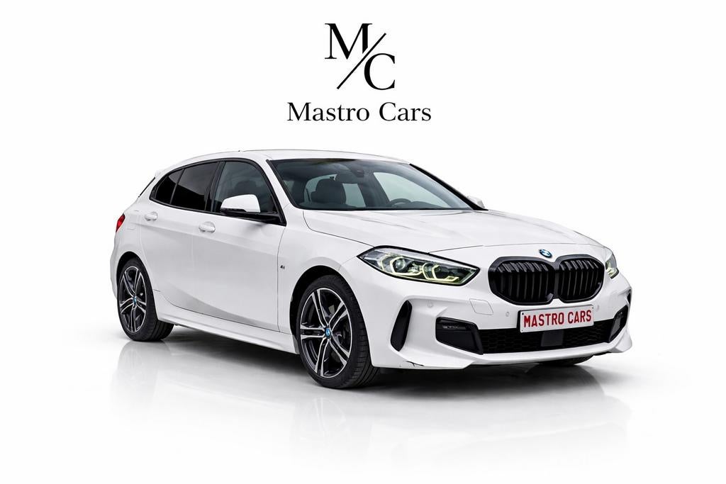 BMW 118i M Pack 2022 136 pk 48,525 km GARANTIE, Auto's, BMW, 1 Reeks, Wit, Leder, 5 zetels