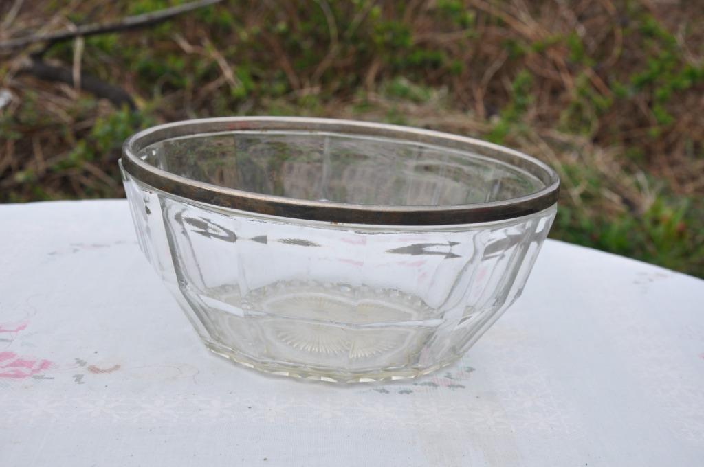 saladier en verre facette et cerclage metal, Antiquités & Art, Enlèvement ou Envoi