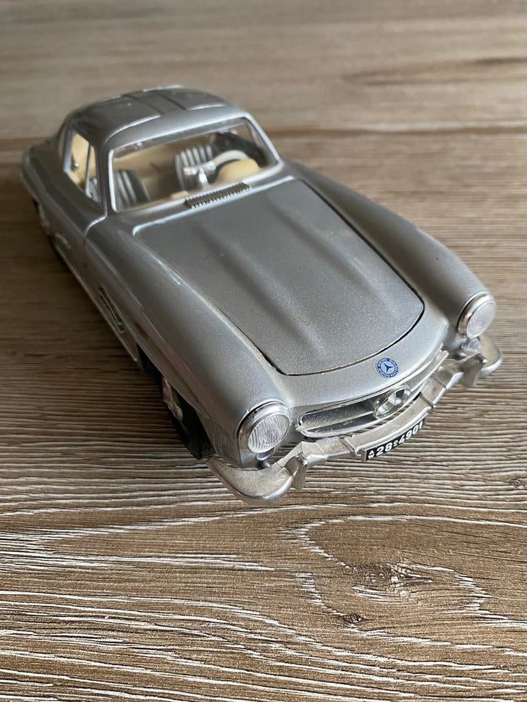 Bburago Mercedes benz 300sl 1954 1:18, Ophalen, Zo goed als nieuw