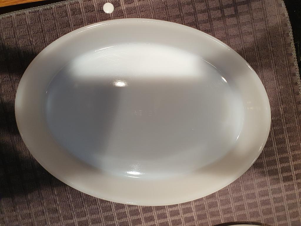 Petit plat Arcopal blanc, Enlèvement ou Envoi, Comme neuf, Verre