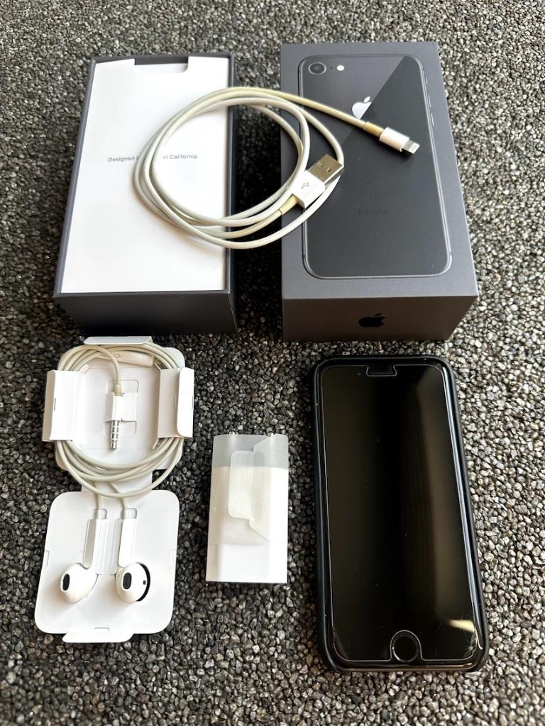 iPhone8 64 GB spacegrey, batterijconditie 100%, Telecommunicatie, Mobiele telefoons | Apple iPhone, Ophalen, Gebruikt, 64 GB, Zonder abonnement