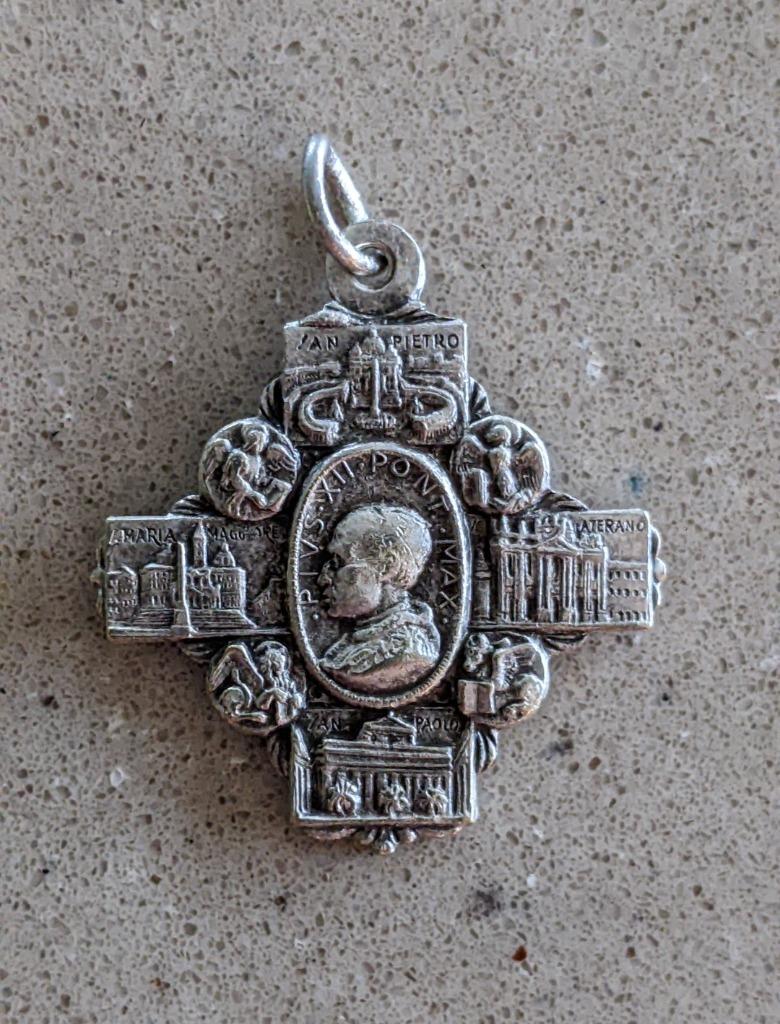 Médaillon, pendentif en métal argenté Pie XII, Enlèvement ou Envoi, Neuf, Bijoux, Christianisme | Catholique