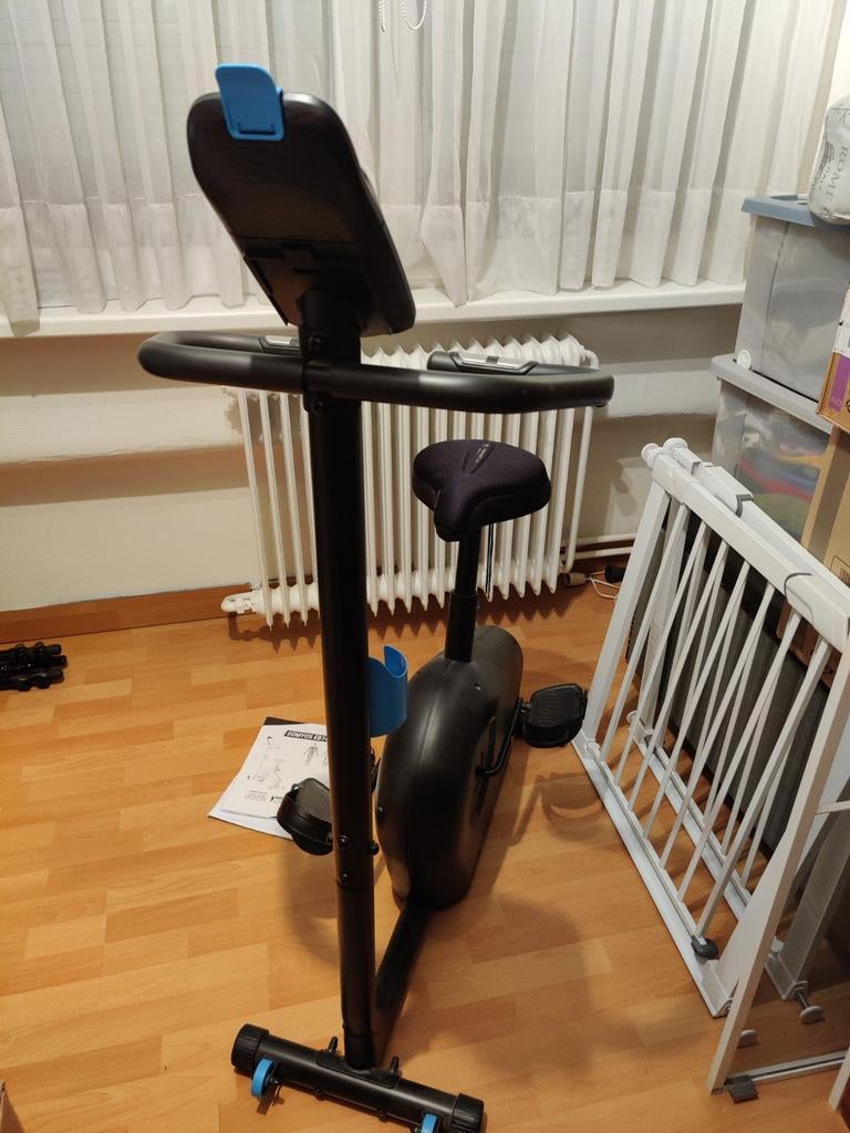 Te koop hometrainer, Sport en Fitness, Fitnessapparatuur, Ophalen, Overige materialen, Benen, Zo goed als nieuw