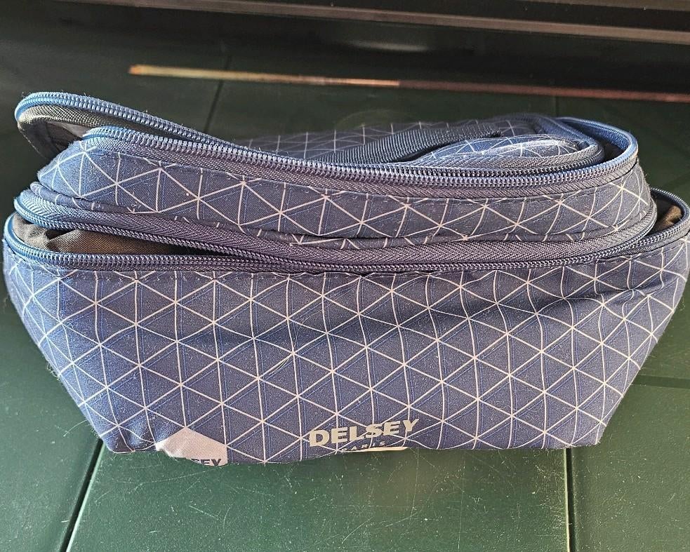 Toilettas/ zak delsey blauw, Ophalen, Zo goed als nieuw, Blauw, Heer of Dame