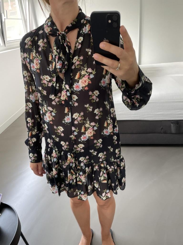 Zwart zomerkleedje maat XS van ZARA, Ophalen of Verzenden, Zo goed als nieuw, Maat 34 (XS) of kleiner, Boven de knie