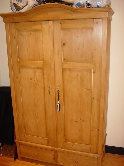 MASSIEF GRENEN KLEDINGKAST GESLOTEN 2-DEURS KAST KLEERKAST, Huis en Inrichting, Kasten | Kleerkasten, Gebruikt, 100 tot 150 cm