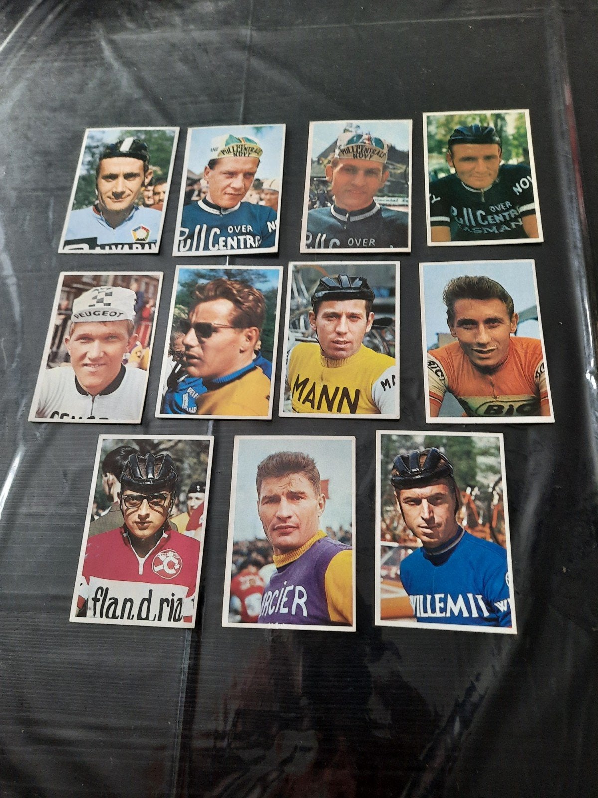 11 postkaarten van wielrenners, wielrennen, Ophalen of Verzenden