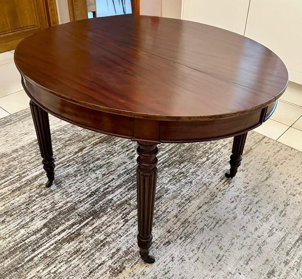 Antieke ovale mahonie tafel op wieltjes, Antiek en Kunst, Ophalen
