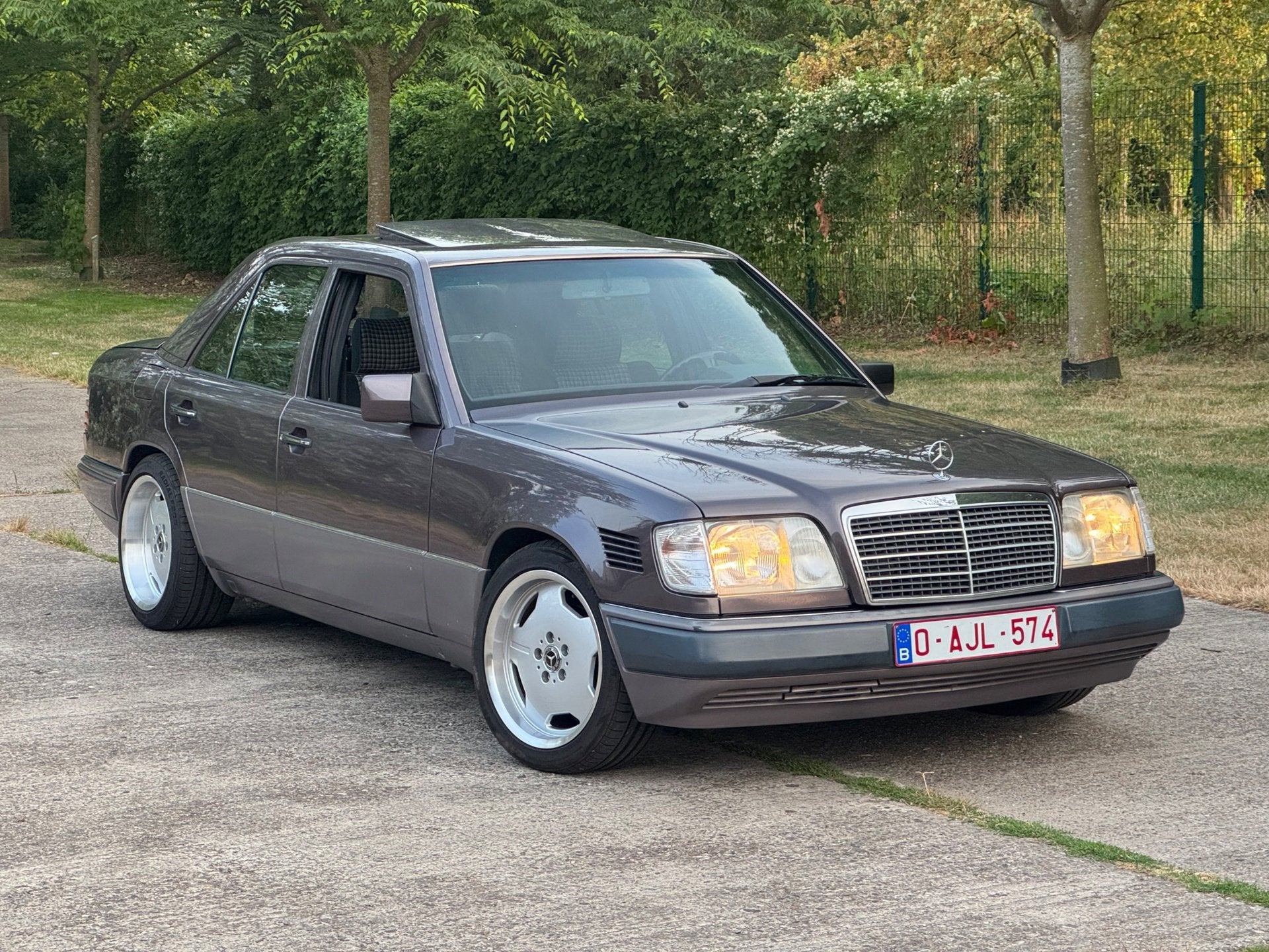 Mercedes E300 d | Automaat | Airco | Oldtimer, Auto's, Mercedes-Benz, Gebruikt, Euro 6, Overige kleuren, Bedrijf