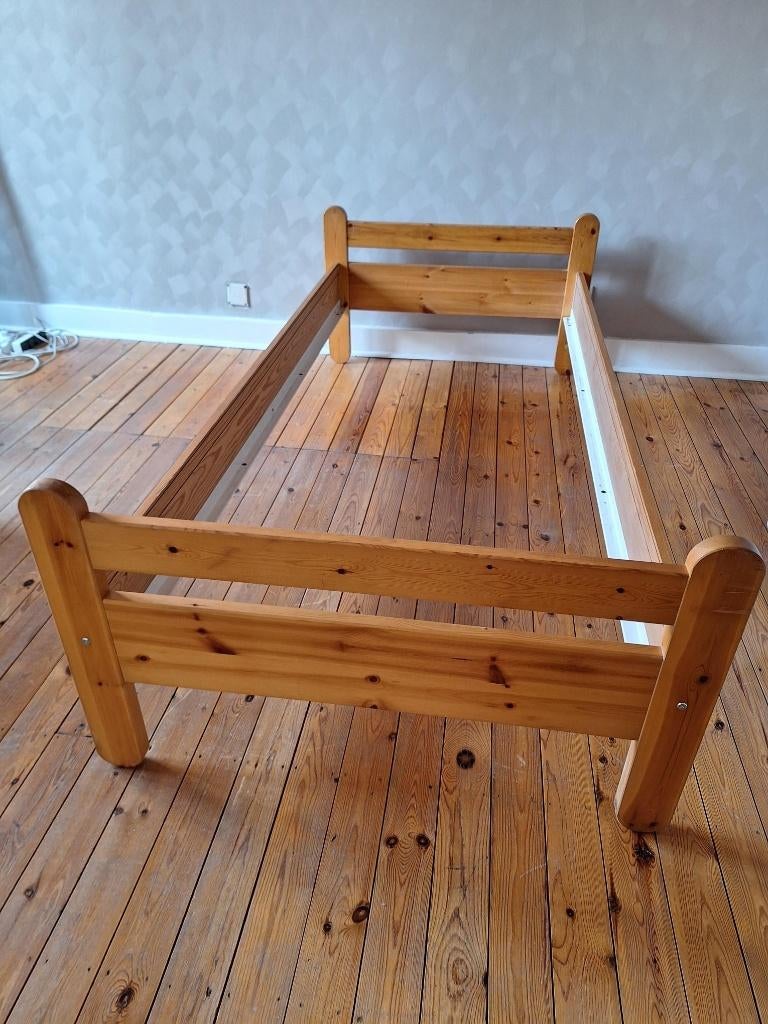 Bedframe van massief grenen, Huis en Inrichting, Slaapkamer | Bedden, Ophalen, Gebruikt, 90 cm, Eenpersoons