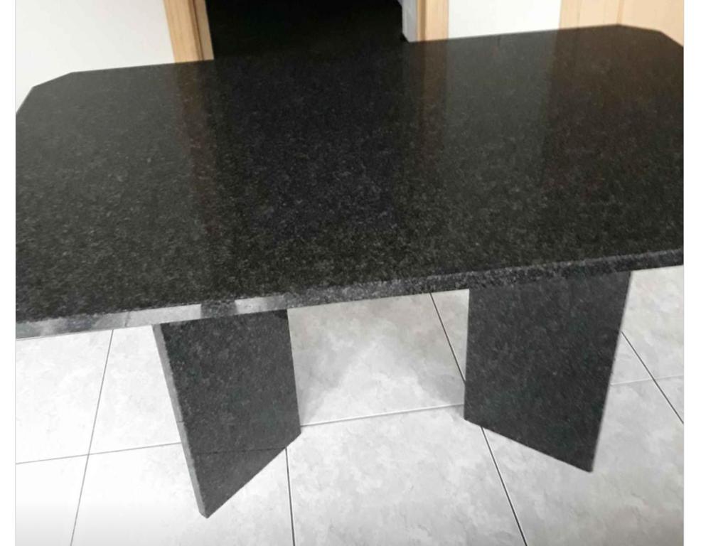 Granieten tafel, Ophalen of Verzenden, Zo goed als nieuw