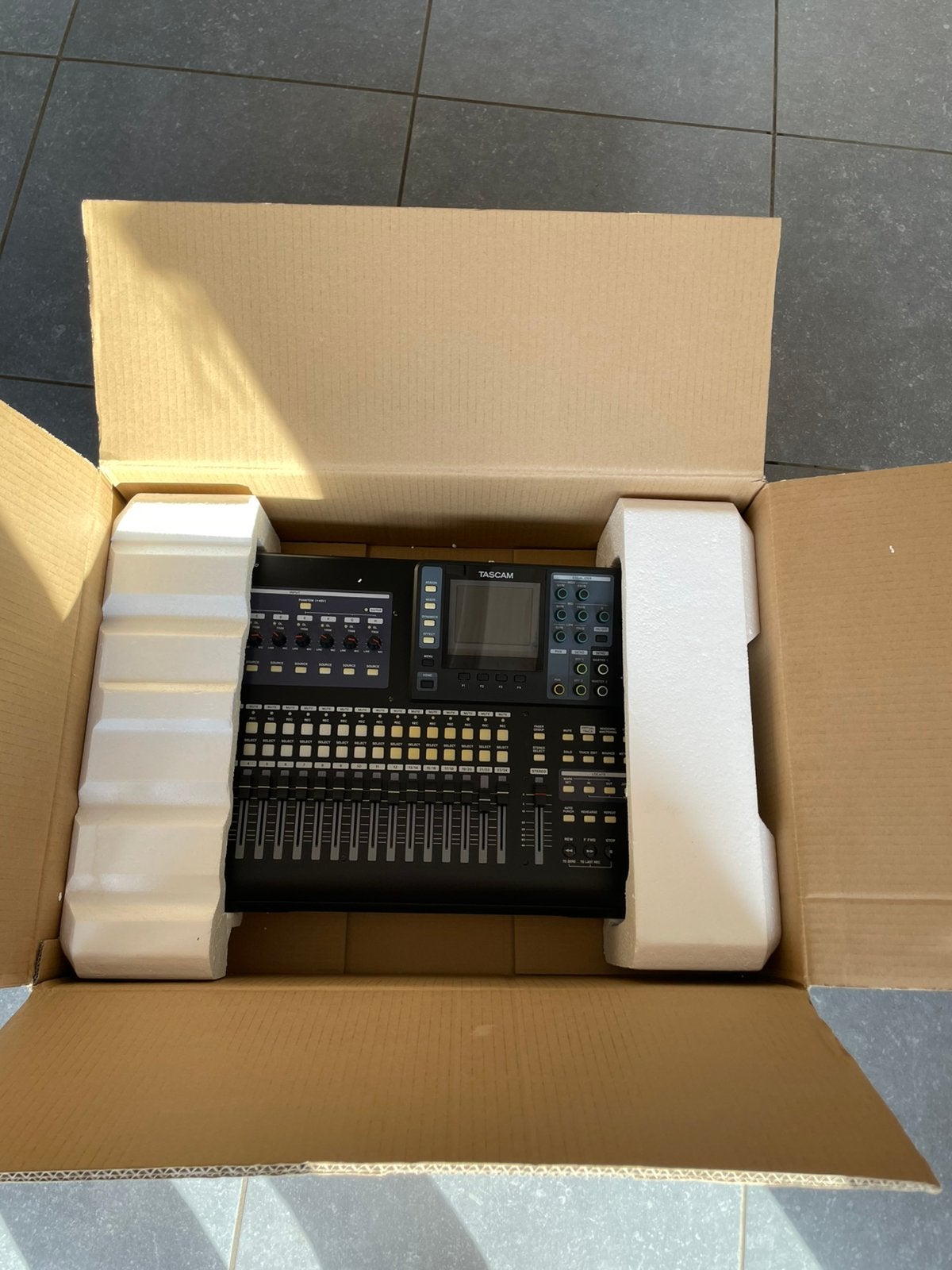 Entegistreur numérique Tascam DP-24SD, Ophalen, Gebruikt, 20 kanalen of meer, Microfooningang