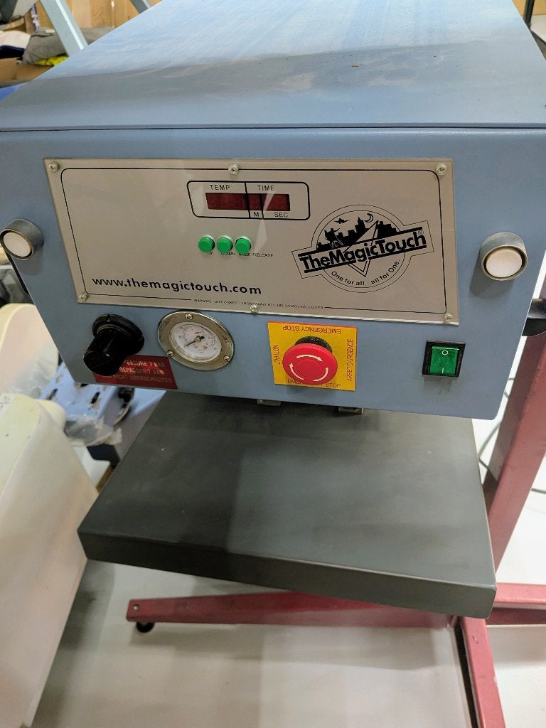 Presse à chaud pneumatique TheMagicTouch + Compresseur, Hobby & Loisirs créatifs, Patches vêtements & Hotfix, Enlèvement, Utilisé