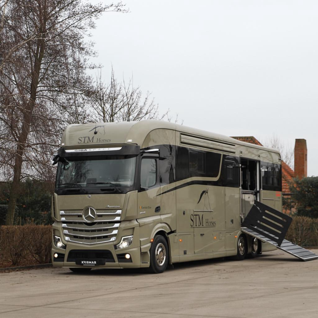 Horsetruck for rent - paardenvrachtwagen te huur