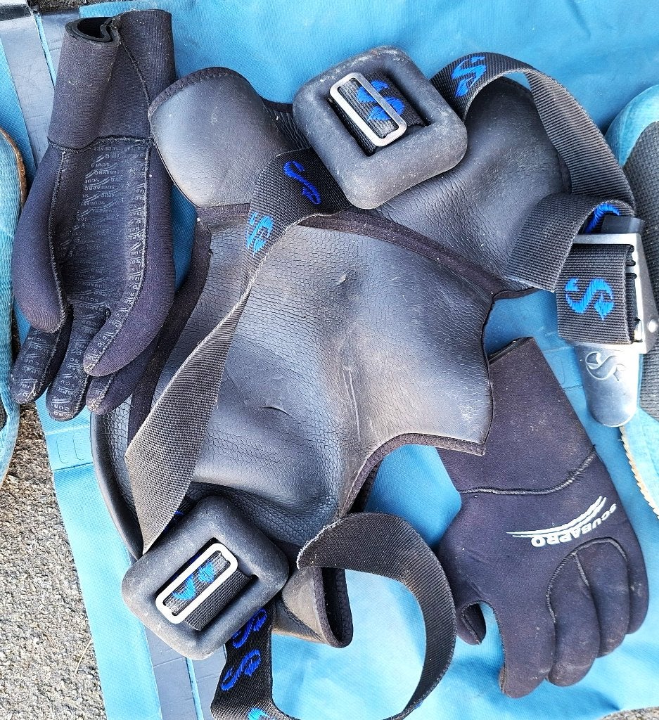 Ceinture, cagoule, gants et chaussures de plongée Scubapro, Sports nautiques & Bateaux, Enlèvement, Utilisé, Plomb ou Ceinture de plomb