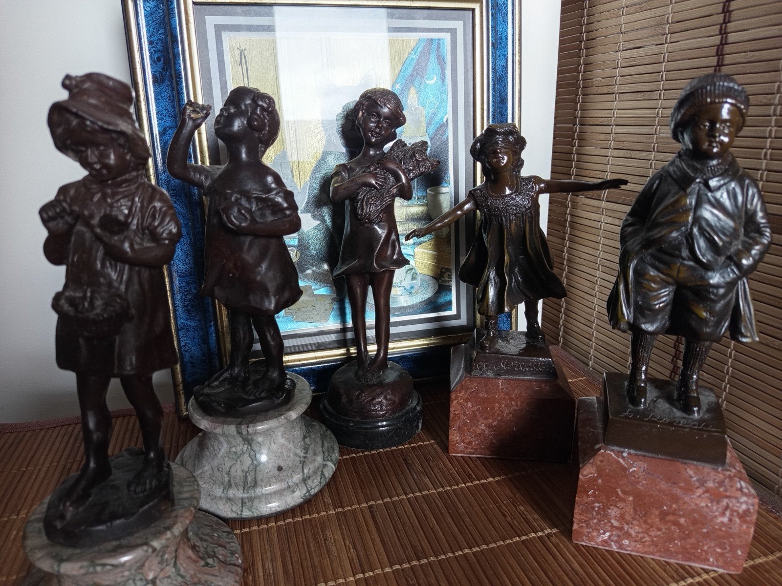 Collectie van 5 bronzen beeldjes, Ophalen