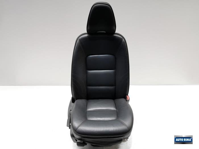 Siège droit d'un Volvo XC70, -, 3 mois de garantie, Utilisé, -