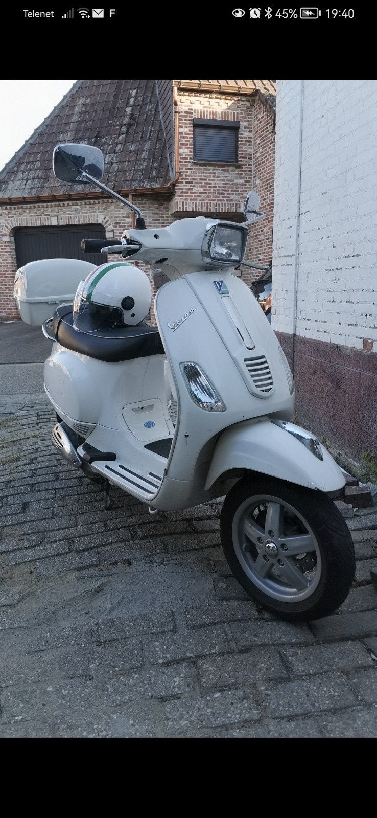 Vespa 125cc te huur per dag. leuke uitstap in Herselt