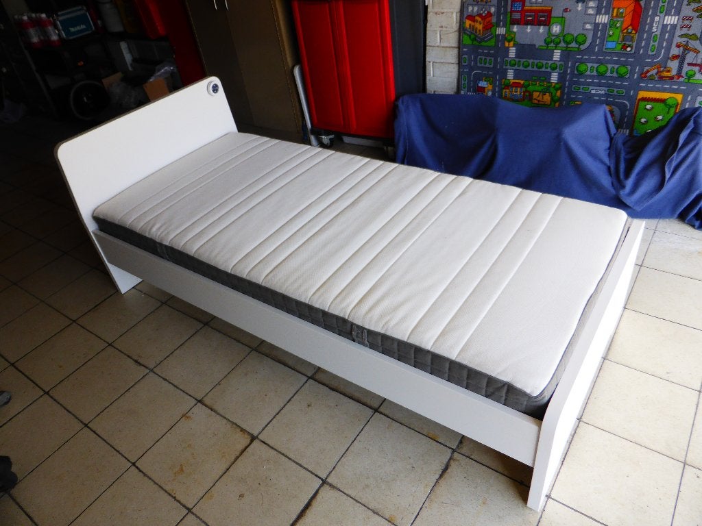 Kinderbed 90x200, Ophalen, 85 tot 100 cm, Zo goed als nieuw, Lattenbodem